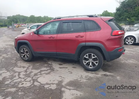 2015 Jeep Cherokee Trailhawk z USA, uszkodzony, nr VIN 1C4PJMBSXFW667469